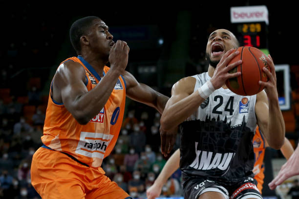 青年梯队的 青年梯队的